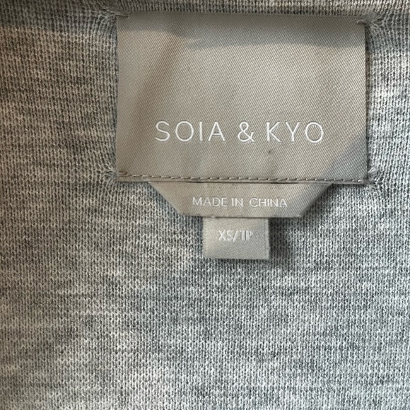 NWOT Soia & Kyo Annabella Coatigan in Silverash - Picture 8 of 8